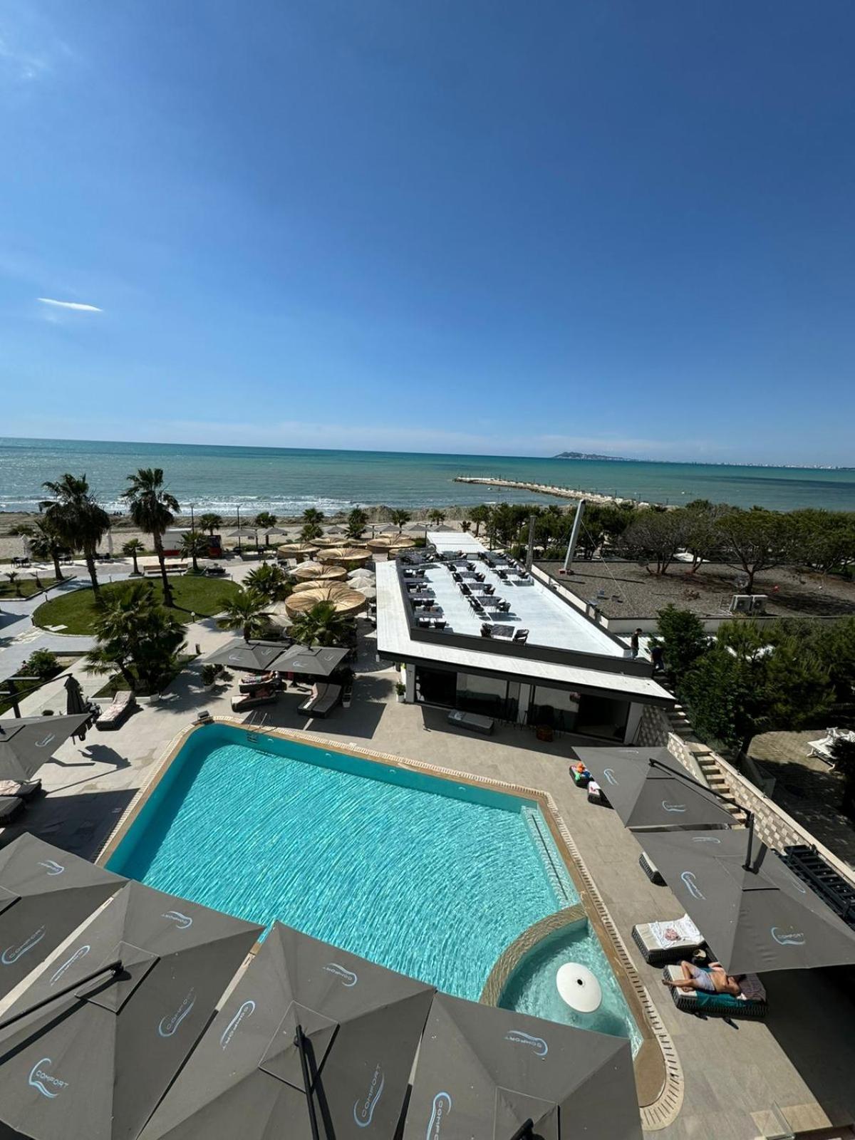 גולם Comfort Suites מראה חיצוני תמונה
