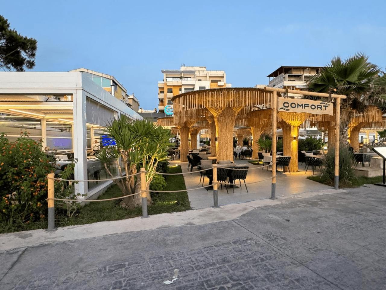 גולם Comfort Suites מראה חיצוני תמונה