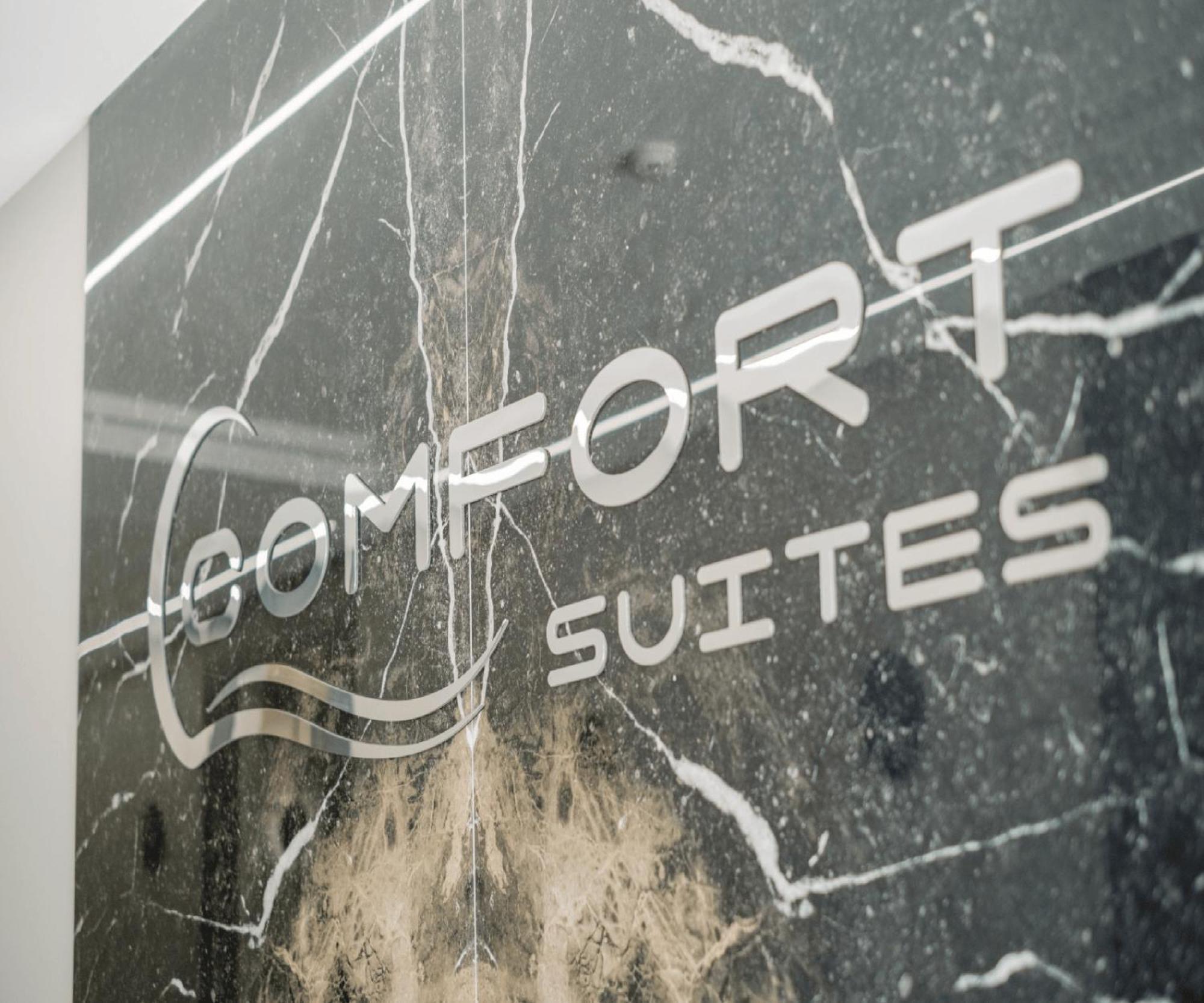 גולם Comfort Suites מראה חיצוני תמונה